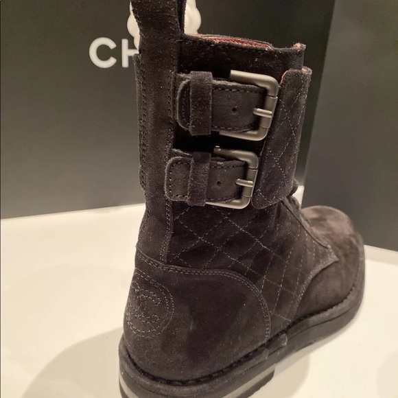 Chanel Paris 14B Blk suede moto quilt combat ankle boots black high top laces - Picture 8 of 12